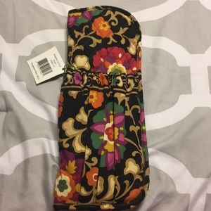 Curling iron cover with pocket